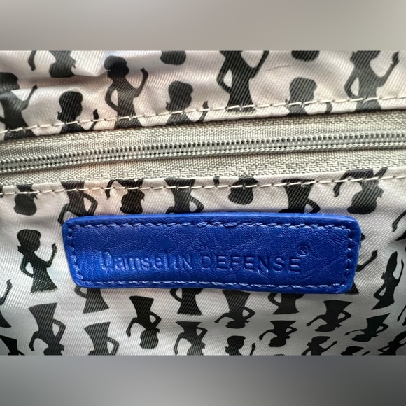 Damsel in Defense Conceal Carry Purse - Picture 9 of 12